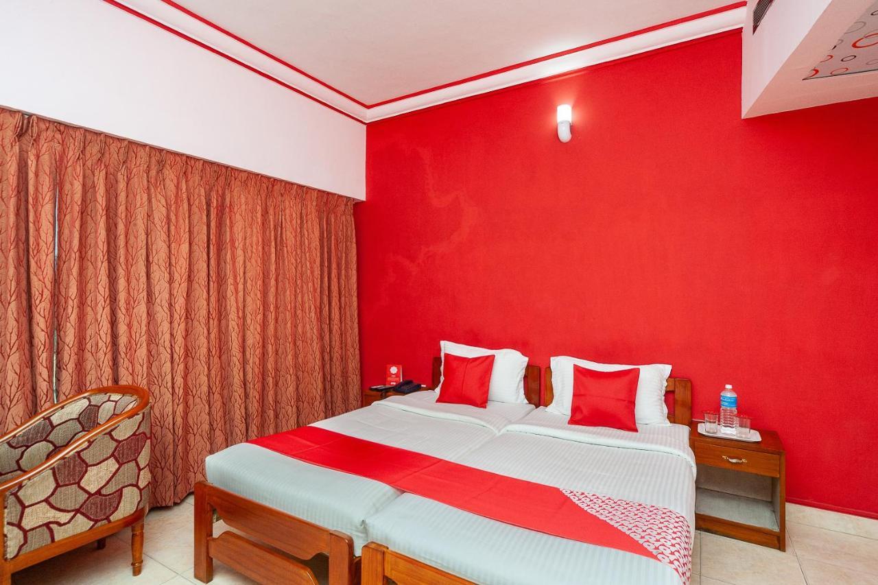 Hotel Manhattan Chennai Ngoại thất bức ảnh