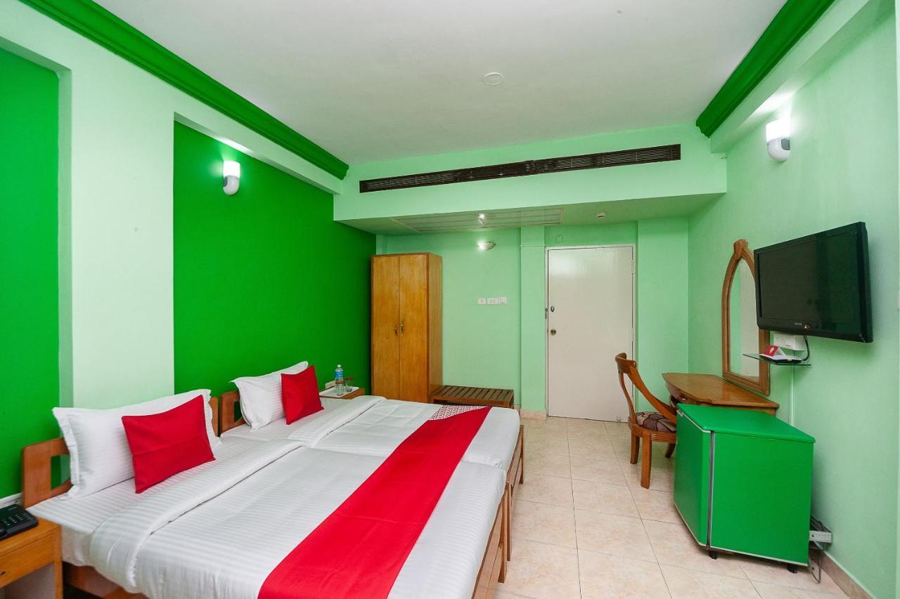 Hotel Manhattan Chennai Ngoại thất bức ảnh