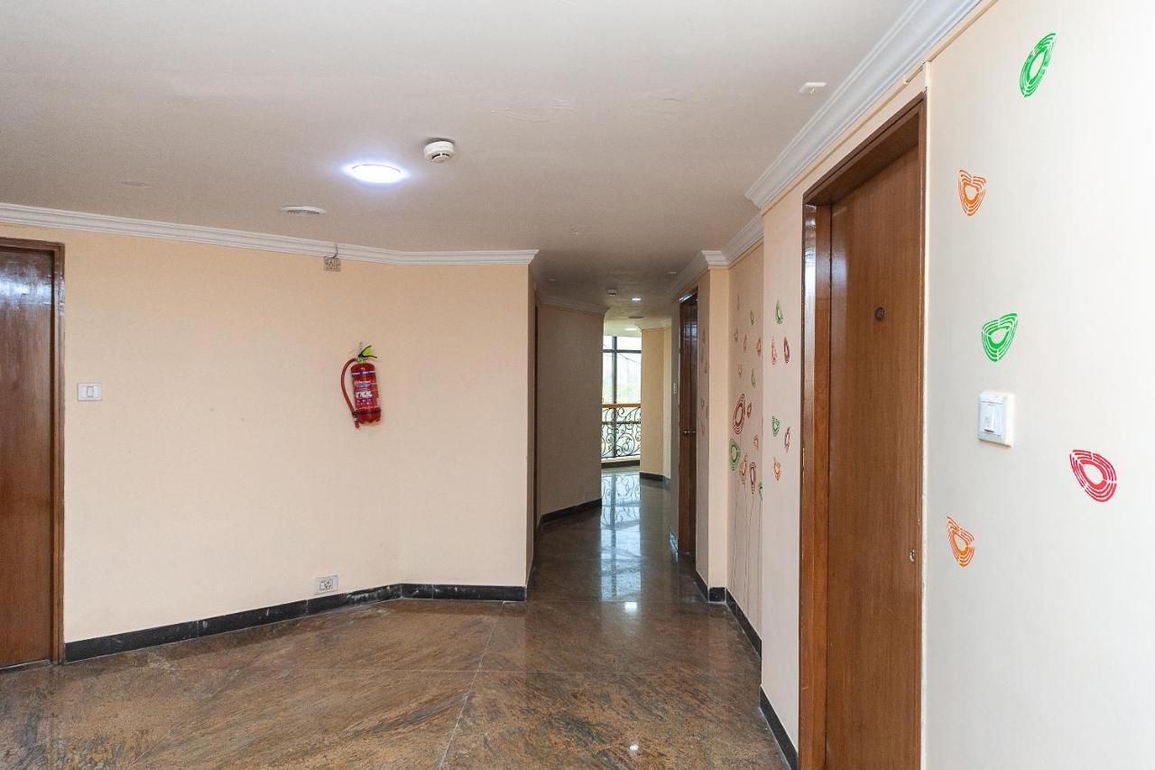 Hotel Manhattan Chennai Ngoại thất bức ảnh
