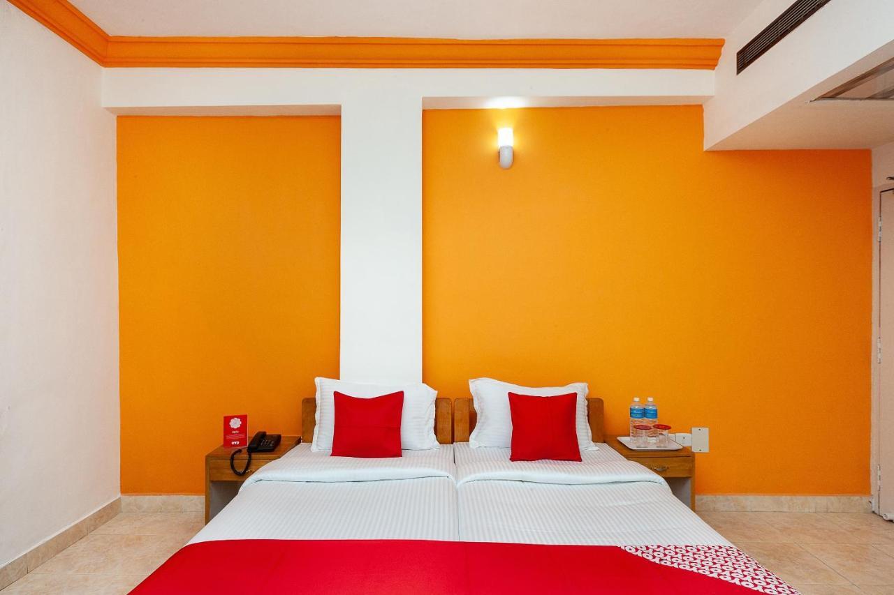 Hotel Manhattan Chennai Ngoại thất bức ảnh