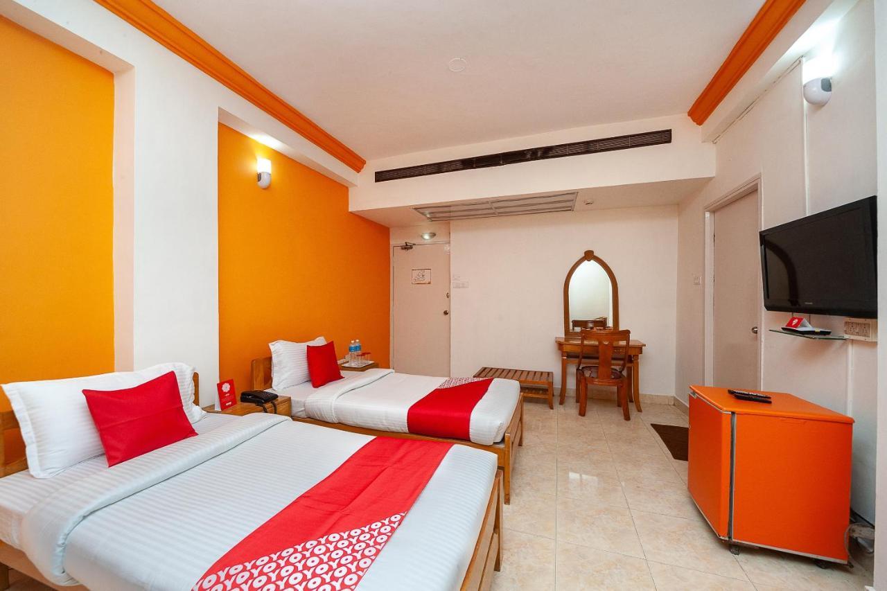 Hotel Manhattan Chennai Ngoại thất bức ảnh
