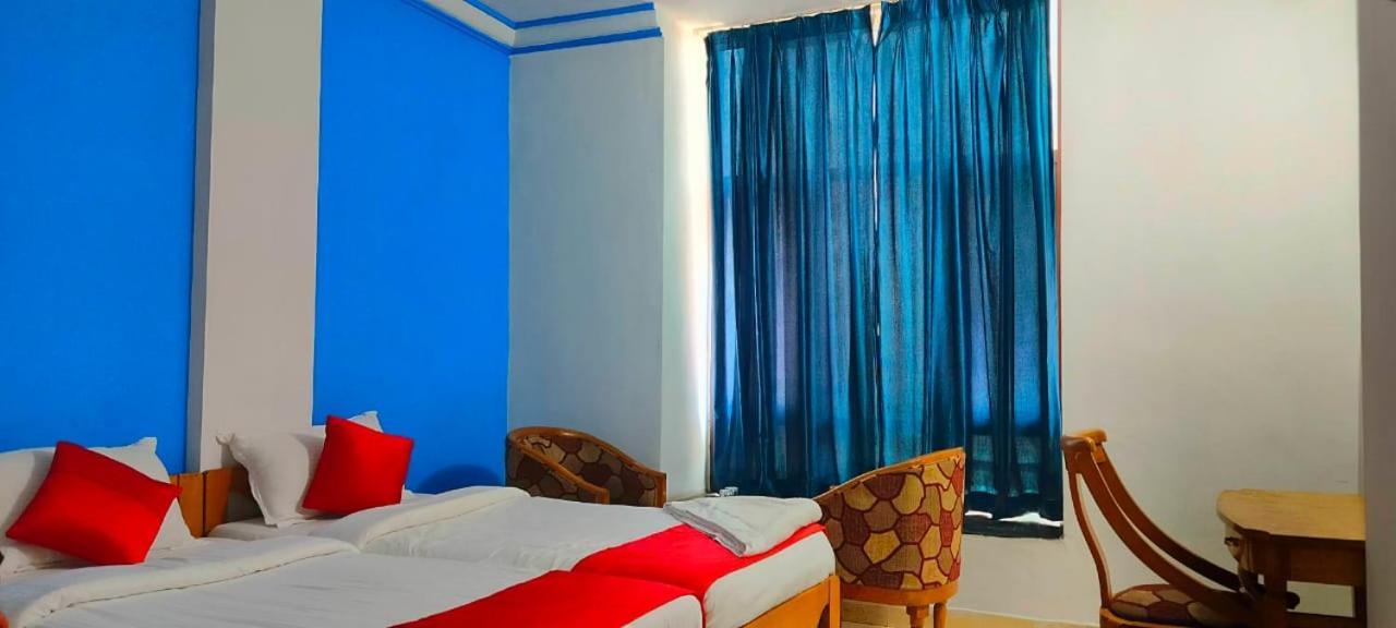Hotel Manhattan Chennai Ngoại thất bức ảnh