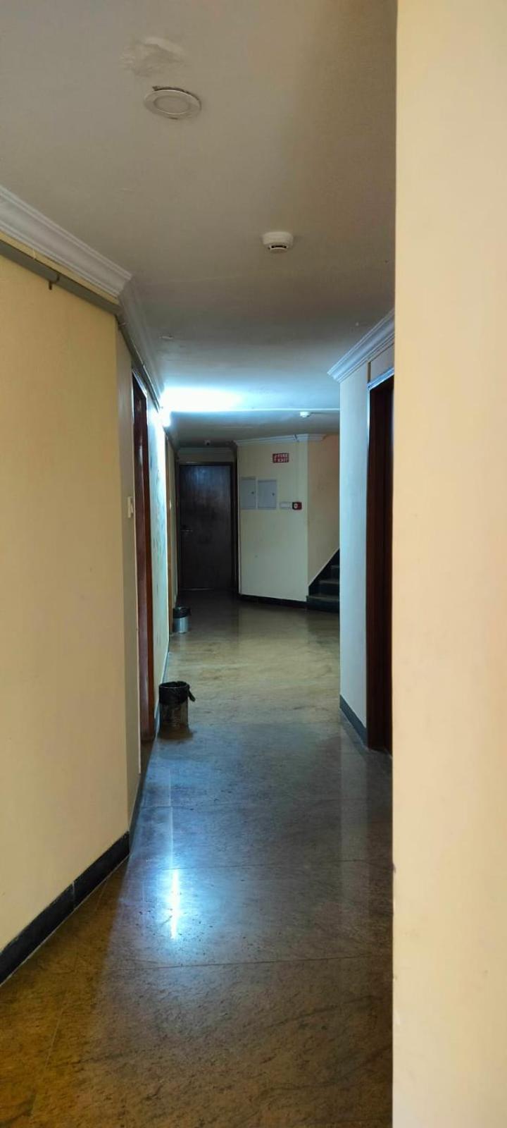 Hotel Manhattan Chennai Ngoại thất bức ảnh