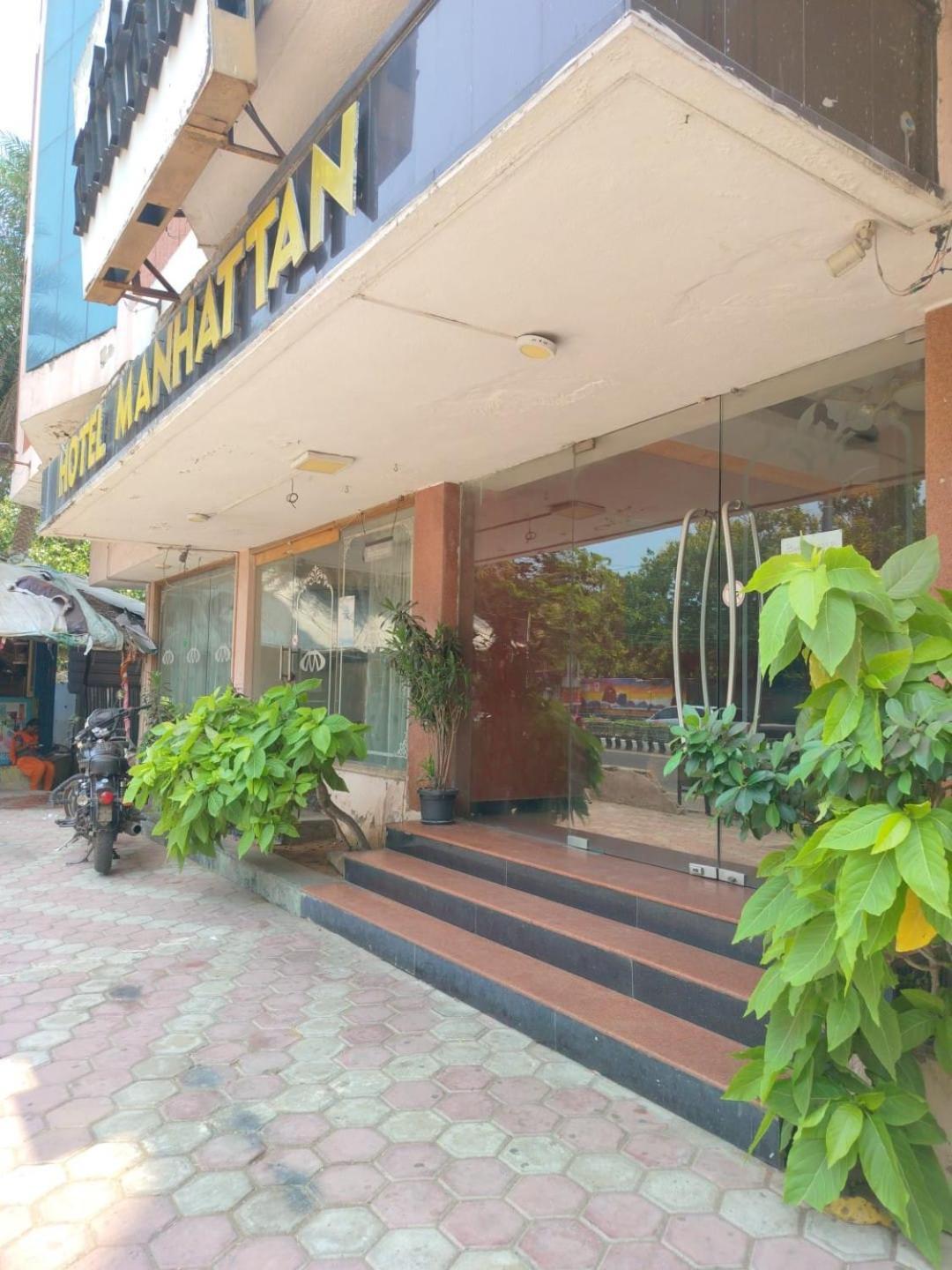 Hotel Manhattan Chennai Ngoại thất bức ảnh