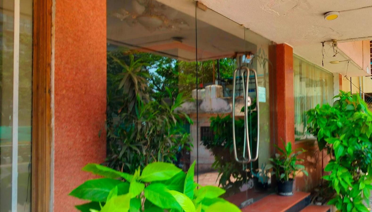 Hotel Manhattan Chennai Ngoại thất bức ảnh